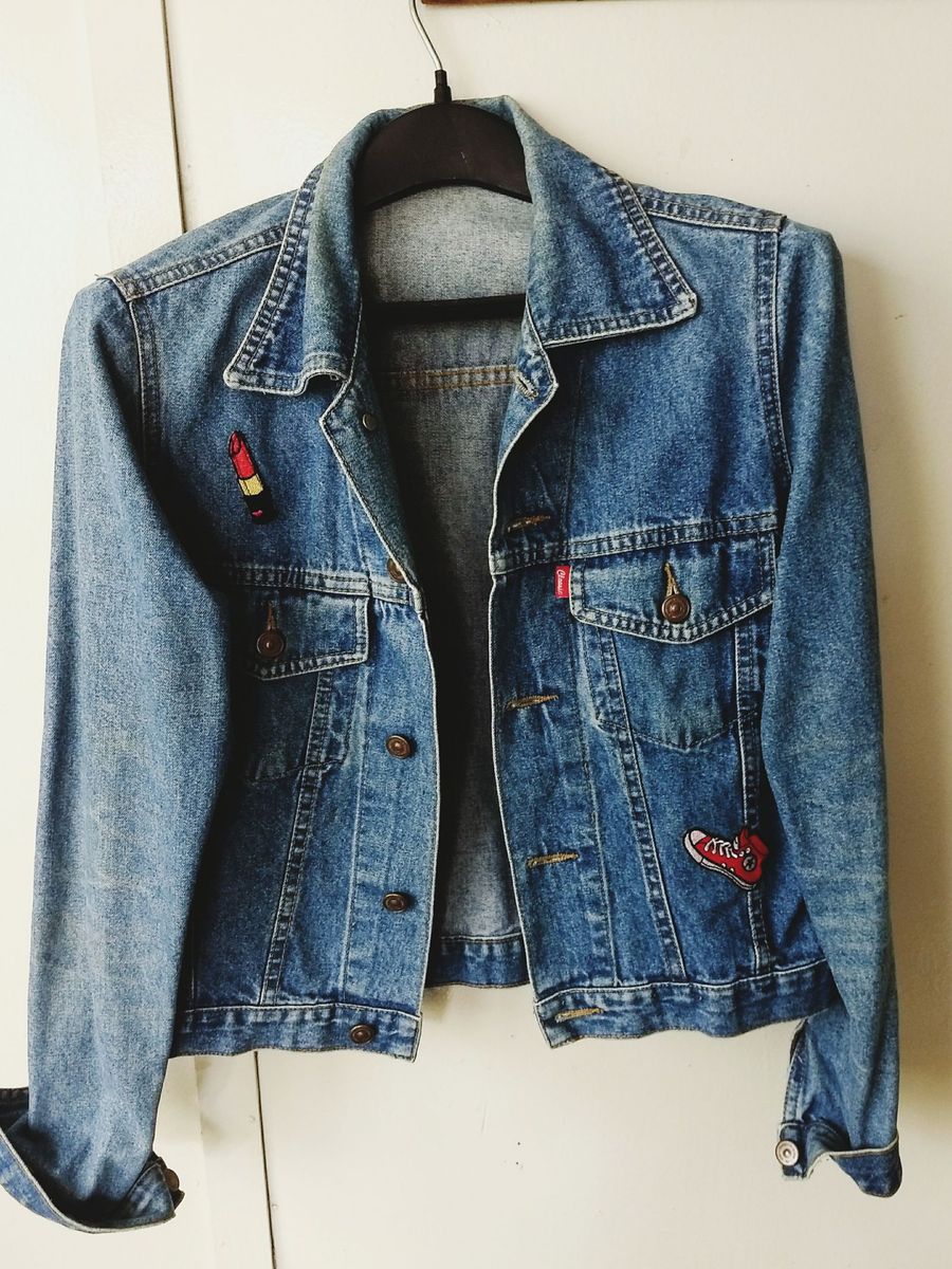 jaqueta com patches feminina