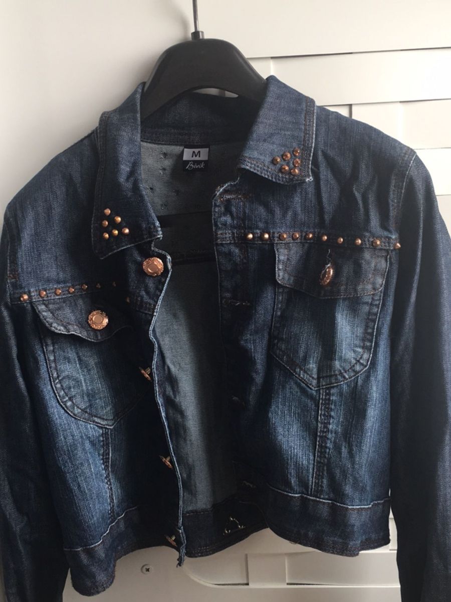 jaqueta jeans feminina com spikes