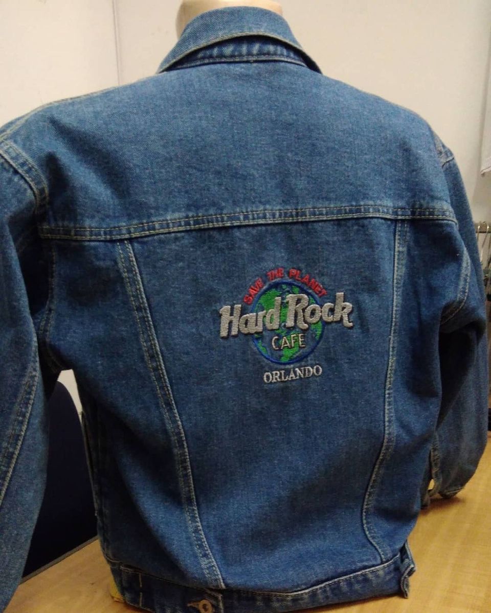 jaqueta jeans hard rock brecho