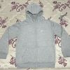 jaqueta nike club hoodie cinza. - jaquetas nike sportswear