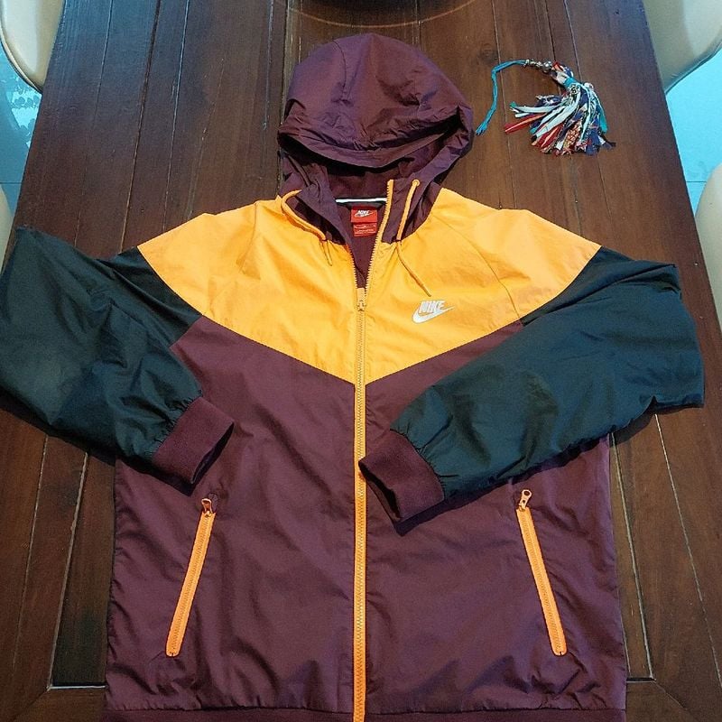 Jaqueta Nike, Original, Masculina, Tamanho M, Cor Vinho, Laranja e