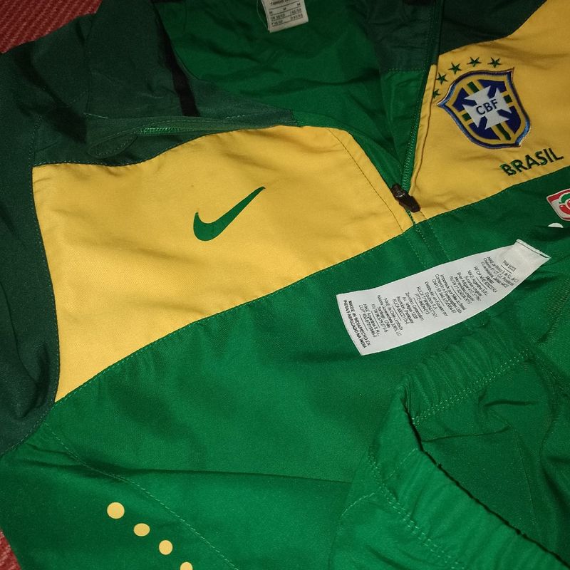 Jaqueta da Seleção Brasileira Oficial Viagem Nike 2010 M - Fanatismo