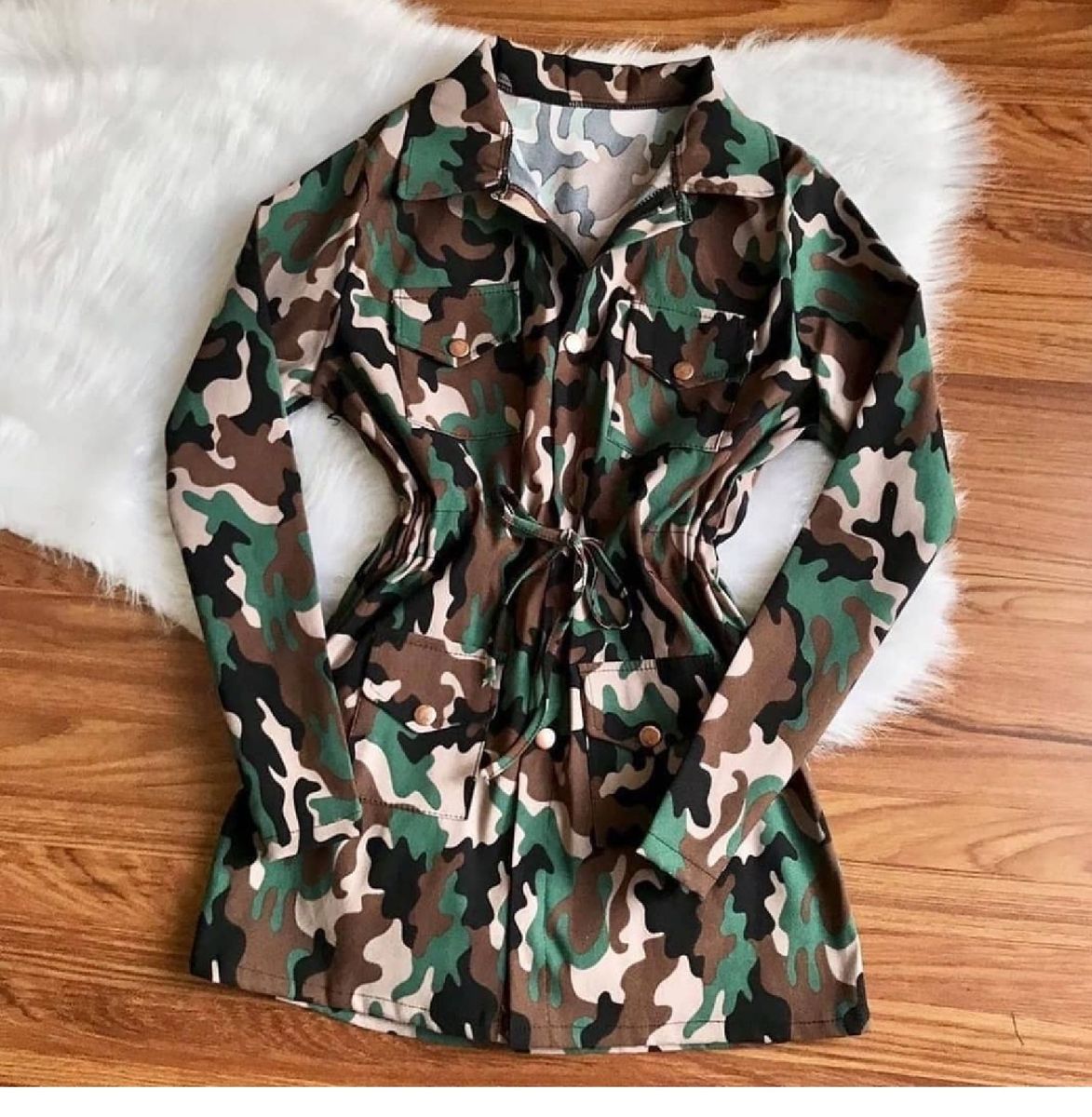 jaqueta parka feminina camuflada