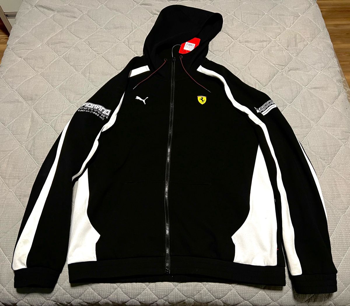 Jaqueta store ferrari preta