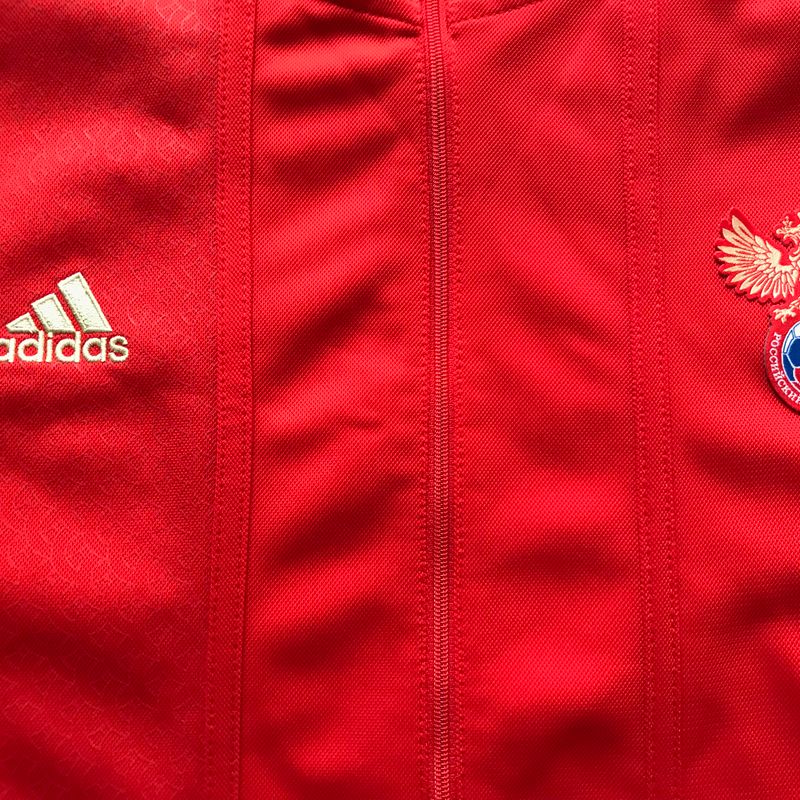 Seleção russa rompe contrato com Adidas após fechamento de lojas
