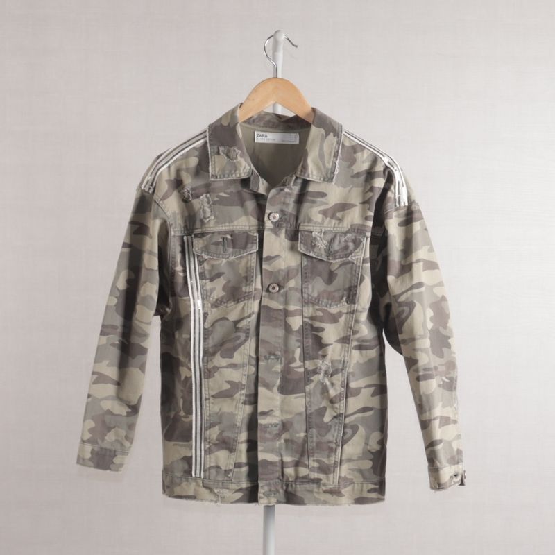 Casaco camuflado hot sale zara