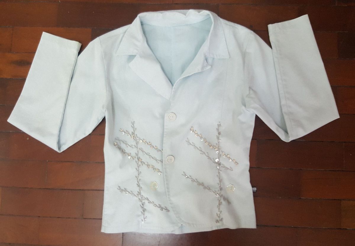 jaquetinha jeans com detalhe bordado - casaquinhos sem marca