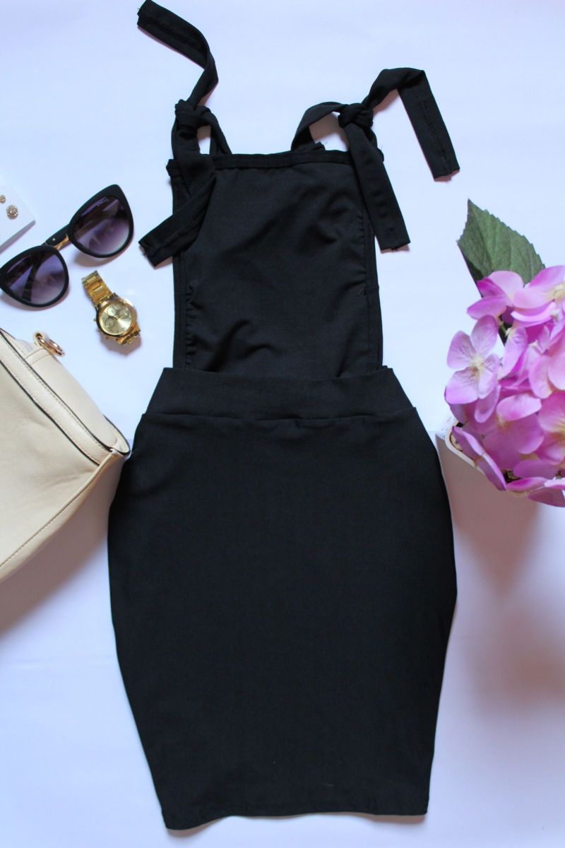 jardineira preta - vestidos sem marca