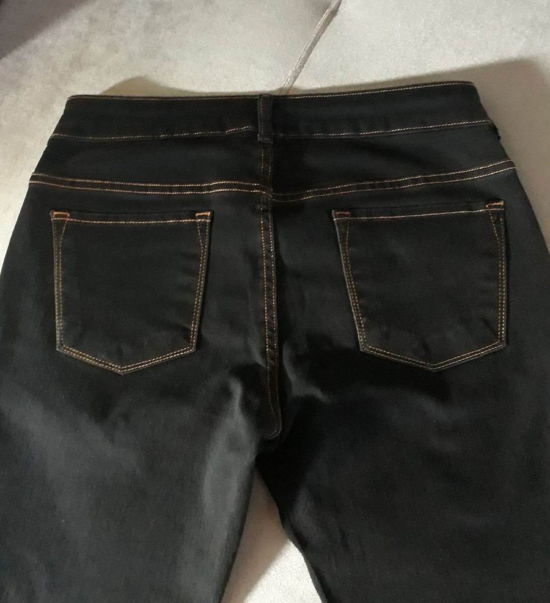 calça preta jeans flare