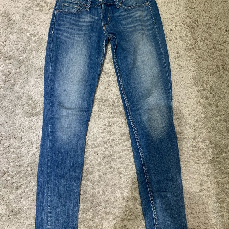 524 levis clearance