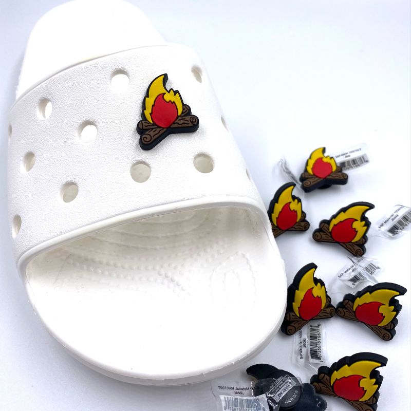 Jibbitz Crocs Fogo Camping Produto Feminino Crocs Nunca Usado