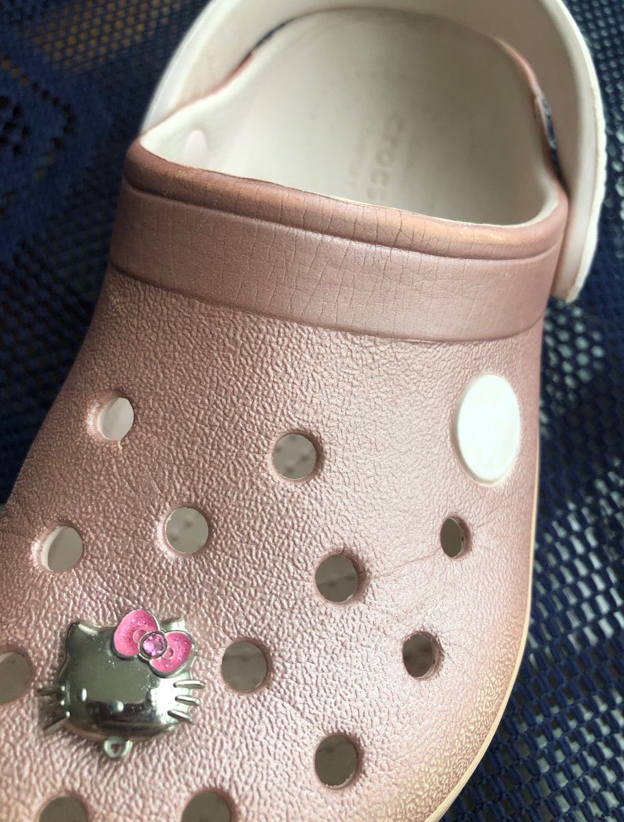Jibbitz Pin Crocs Hello Kitty Item Infantil Crocs Usado 46921385 enjoei