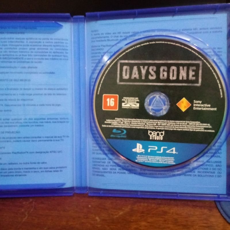 Combo Days Gone + World War Z - PS4 - Bend Studio - Jogos de Aventura -  Magazine Luiza