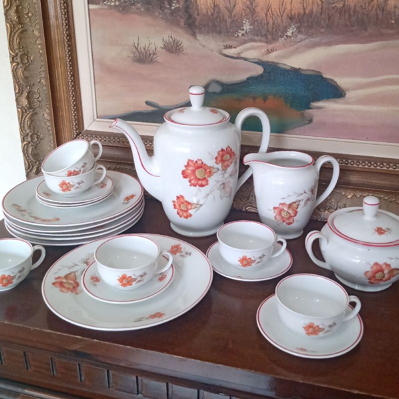 Jogo de Café Antigo de Porcelana Canelada | Móvel de Antiquário Pozzani  Usado 69240765 | enjoei