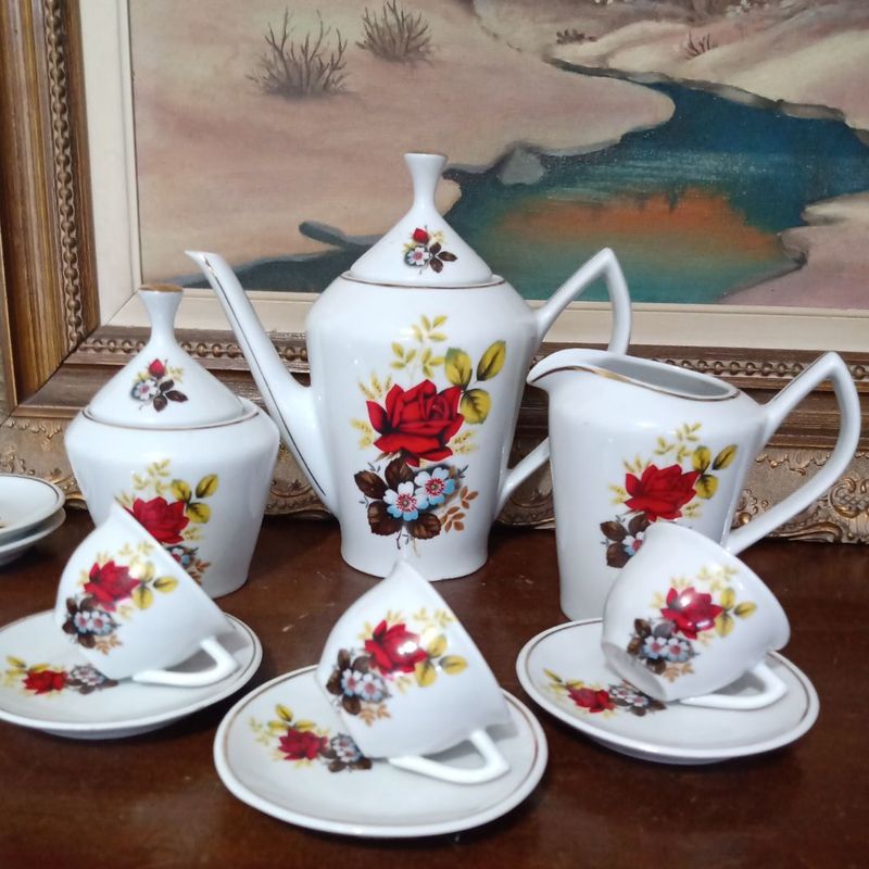 Jogo de Café Antigo de Porcelana Canelada | Móvel de Antiquário Pozzani  Usado 69240765 | enjoei