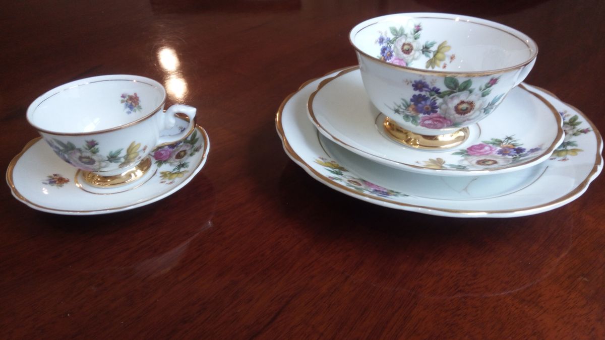 PORCELANA SCHMIDT - Antigo jogo para chá, em porcelana