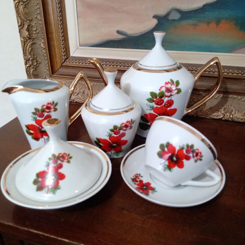 Jogo de porcelana para chá da marca Pozzani - museu Fragmentos do