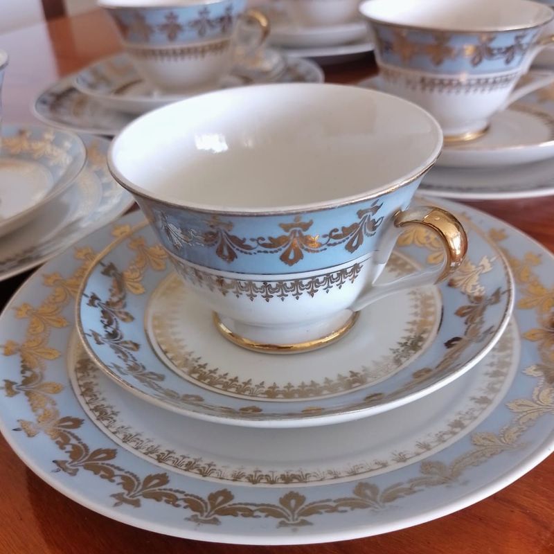 Jogo de Chá em Porcelana - Antiguidade Universo Velharia