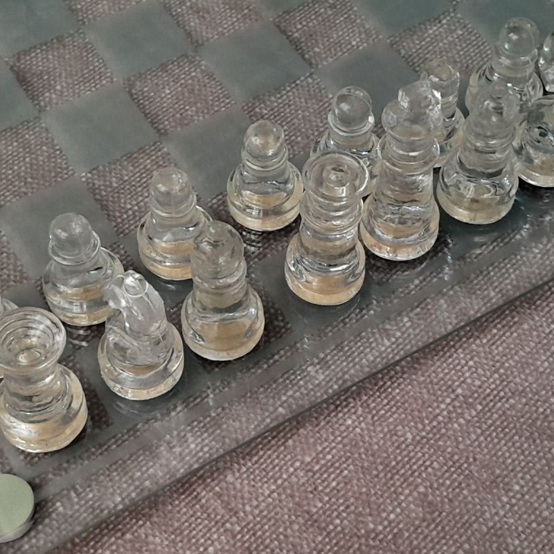 Jogo de Xadrez de Vidro Peças Translucidas e Foscas - 20cm