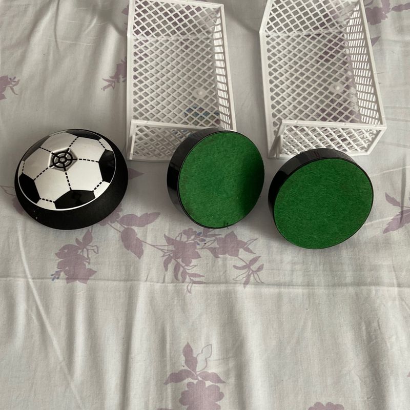 Jogar futebol em casa com o Futebol de Mesa de papelão DIY 
