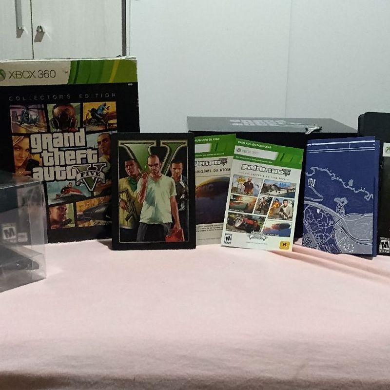 Vendo GTA V Original do Xbox 360 - Jogos de Vídeo Game - João