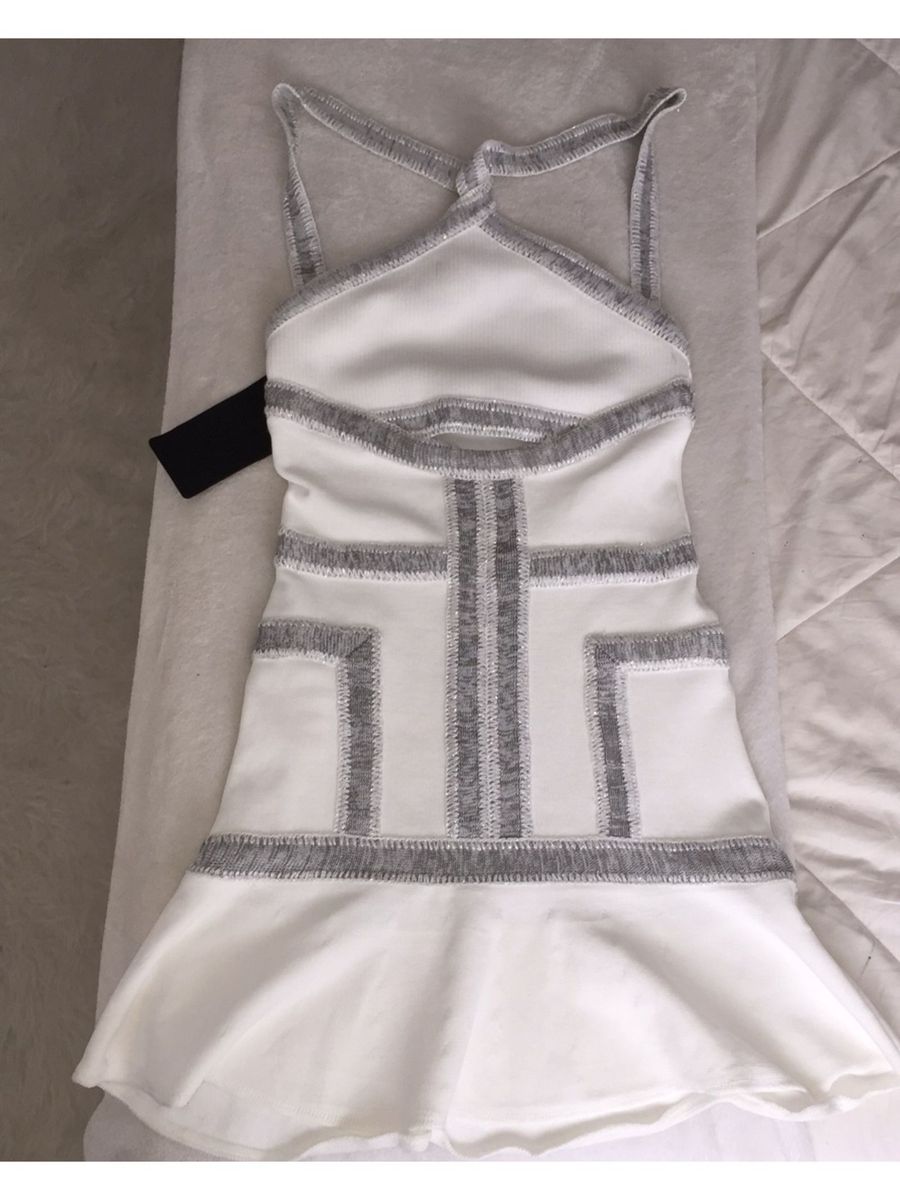 vestido branco com prata