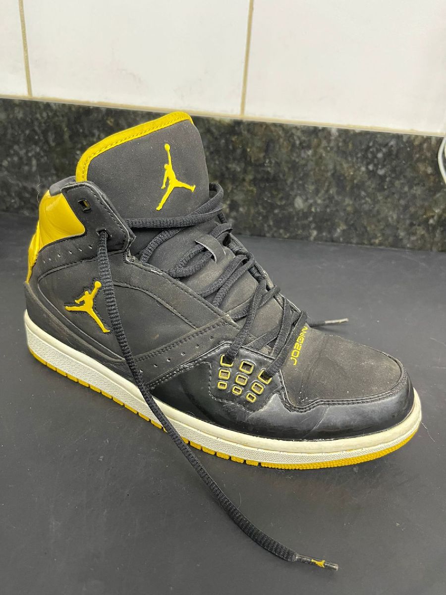 Jordan flight 23 black best sale and yellow