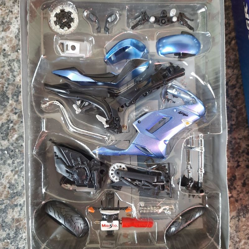 Kawasaki Ninja Zx-6r Miniatura 1:12 | Maisto Usado 90038643 | enjoei
