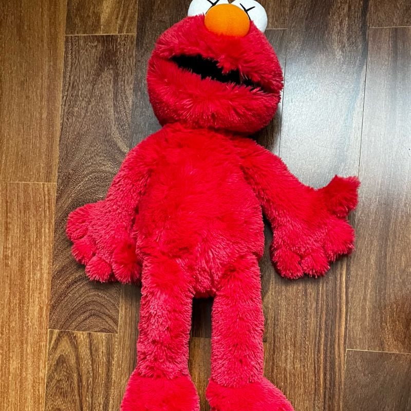 Uniqlo elmo hot sale doll