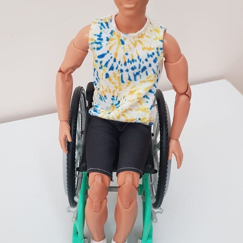 Ken Flexível Articulado com Cadeira de Rodas Coleção Fashionistas