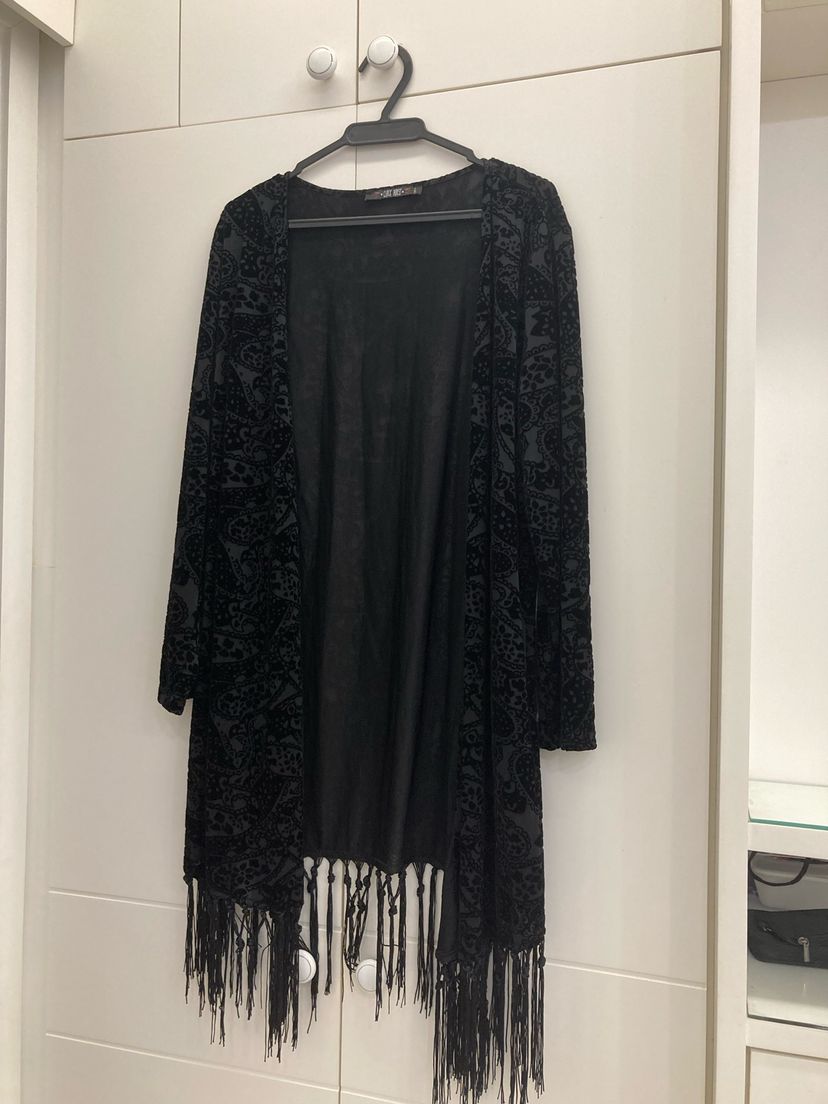 Kimono Cea Veludo Franjas Preto Clockhouse | Casaco Feminino C&A Usado ...