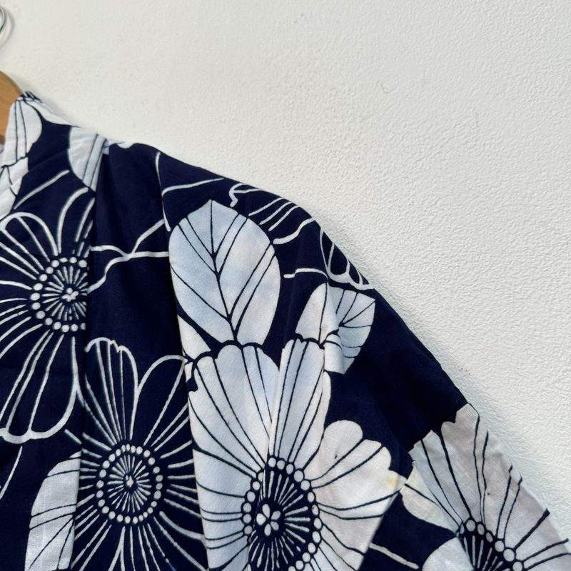 Kimono Japonês Vintage Azul Flores Brancas | Vintage Usado