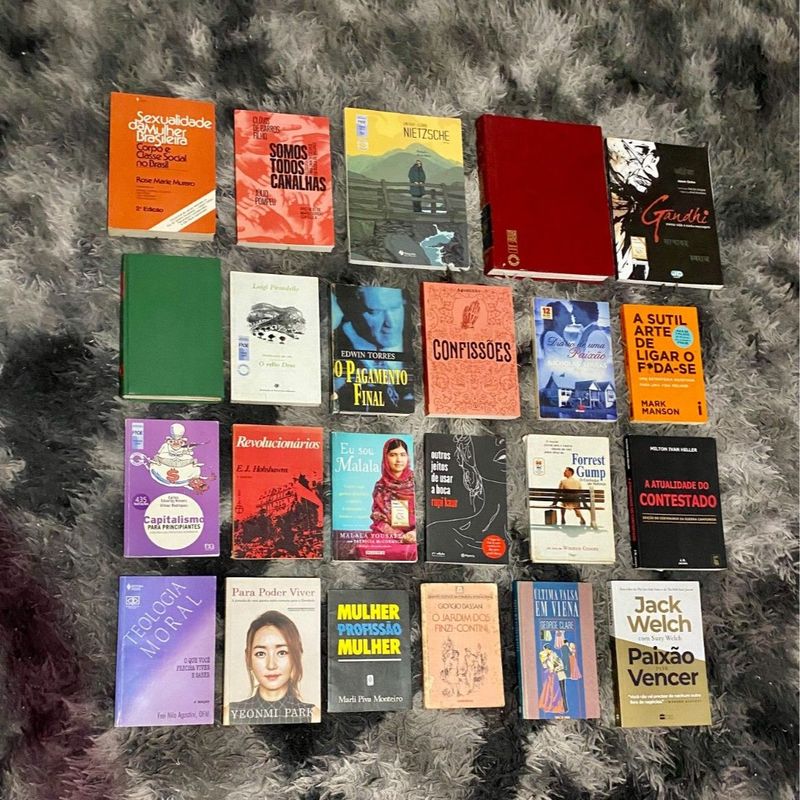 Livros em ótimos estado. Livros em ótimo estado - Livros e revistas - Ponta Verde