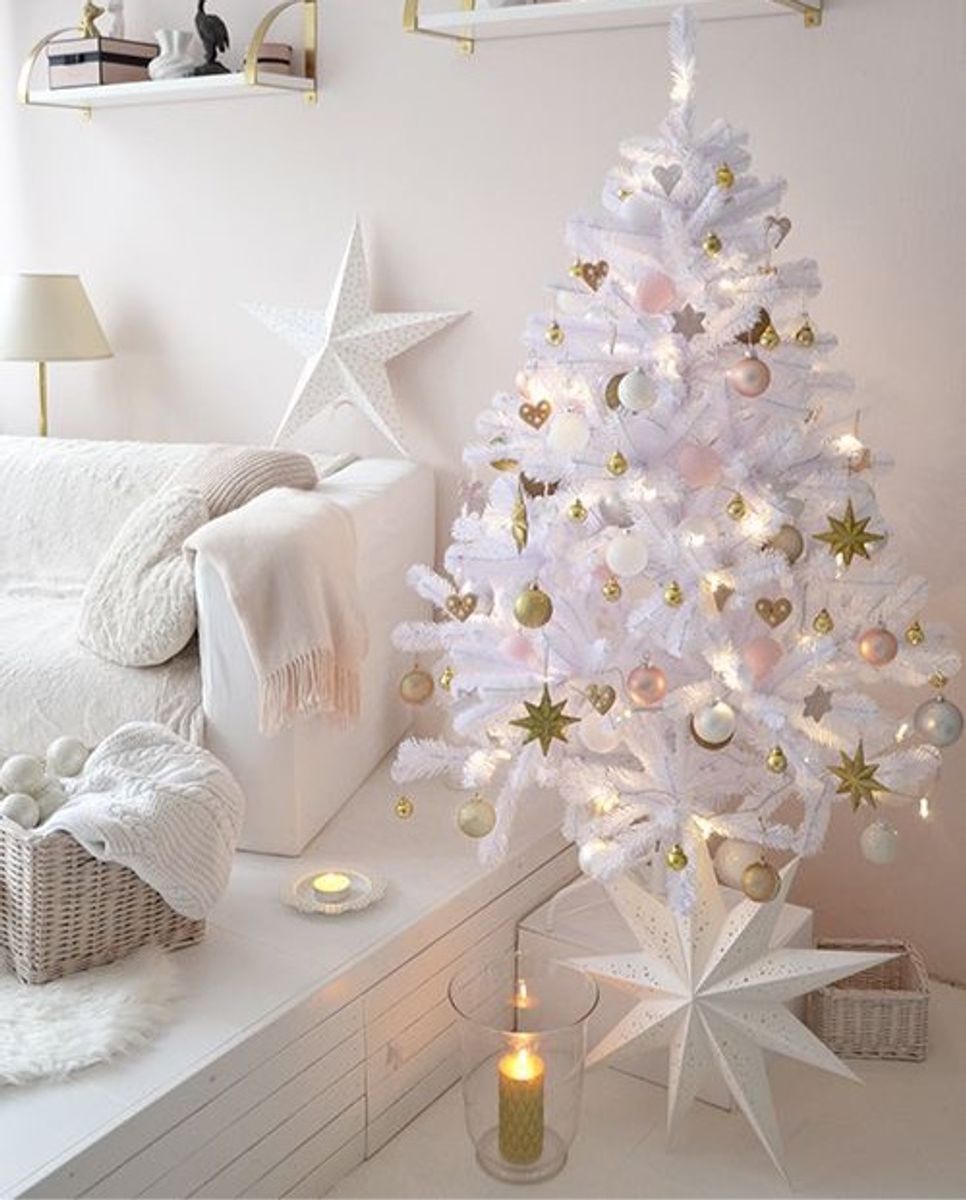 Kit Árvore de Natal Prontinha - 1 Árvore 1 M 20 Cm + 30 Enfeites/ Bolas de  Natal - Facilidade Luxo | Item de Decoração Tok&Stok Nunca Usado 76716437 |  enjoei
