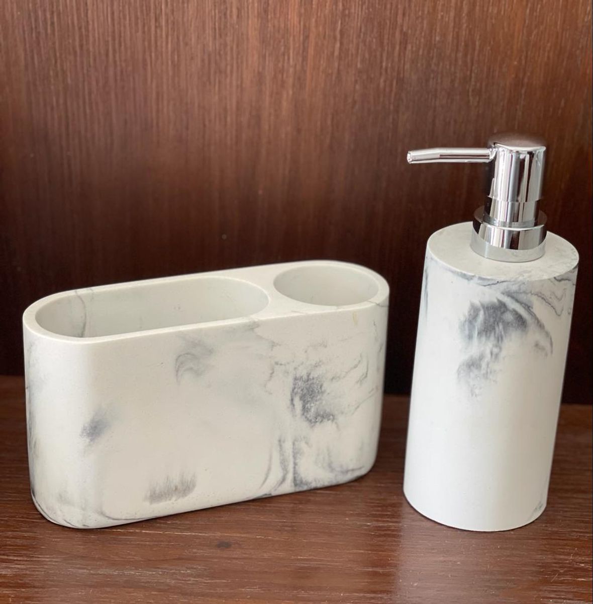 Kit Banheiro em Resina Padrão Mármore Tok&stok. | Item de Decoração Tok ...