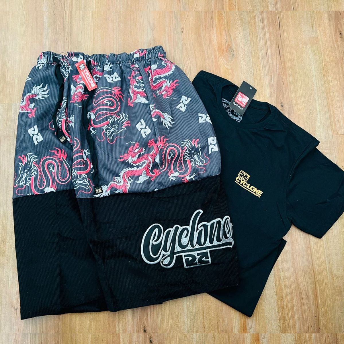 Kit Bermuda da Cyclone Veludo Dragão Top e Camiseta Maloka Bermuda