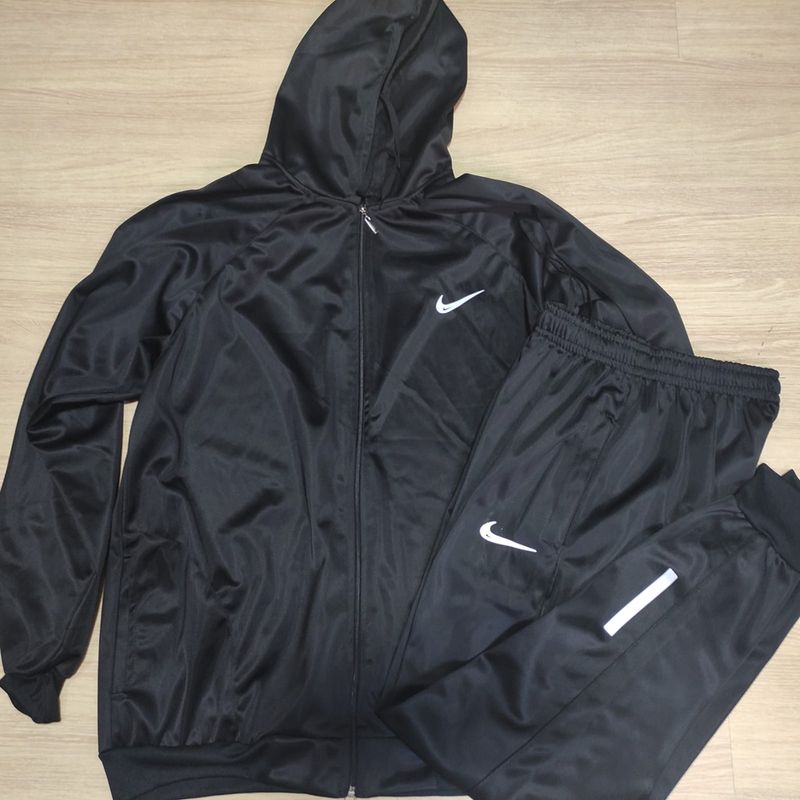 Conjunto nike masculino corta hot sale vento