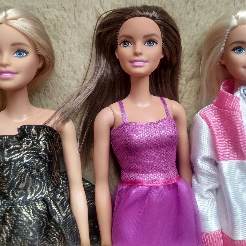 Kit Lote de Roupas originais boneca Barbie