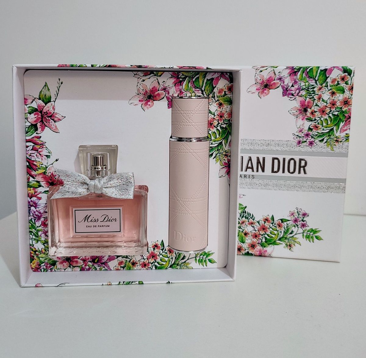 Kit Miss Dior Feminino Eau de Parfum 50ml + Travel Spray Refilável