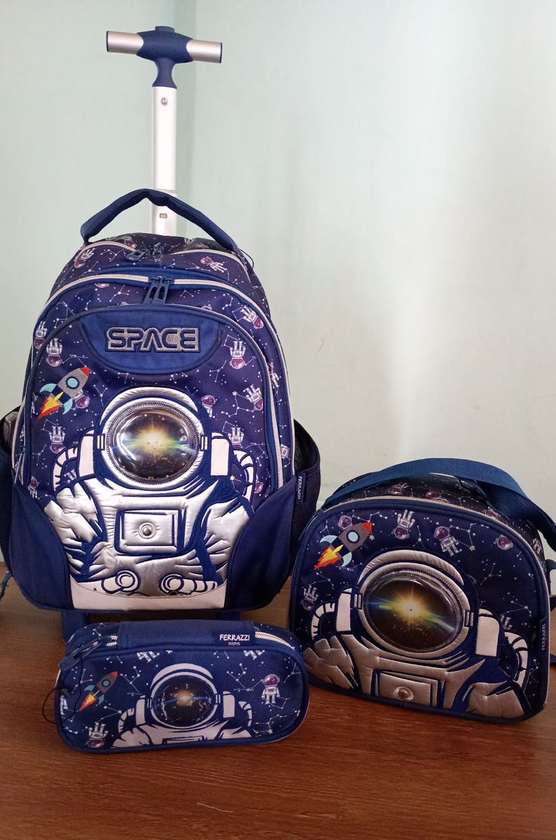 Kit Mochila Astronauta de Rodinha Ou Costas Ferrazzi Usado