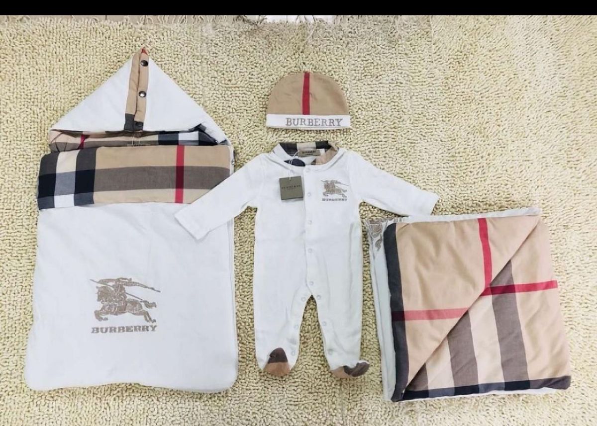 Kit Saída Maternidade Burberry | Roupa Infantil para Bebê Burberry Nunca  Usado 37827240 | enjoei