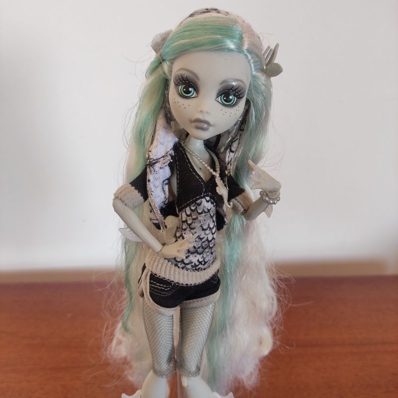 Lote De Bonecas Monster High Leia A Descrição.