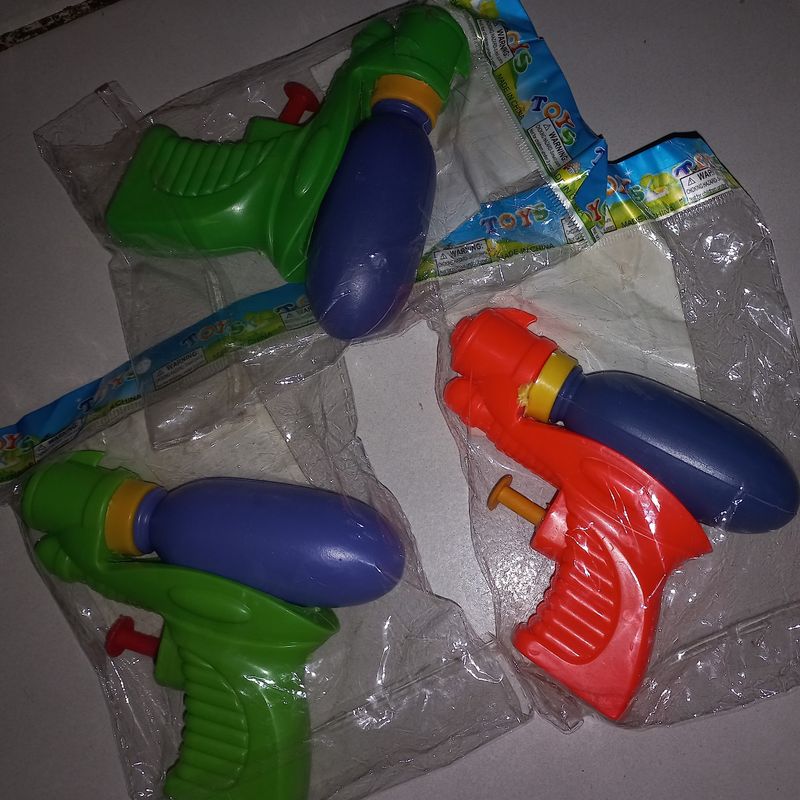 Arminha Water Gun Verde Lança Água Verão Pica Pau Brinquedos - ShopJJ -  Brinquedos, Bebe Reborn e Utilidades