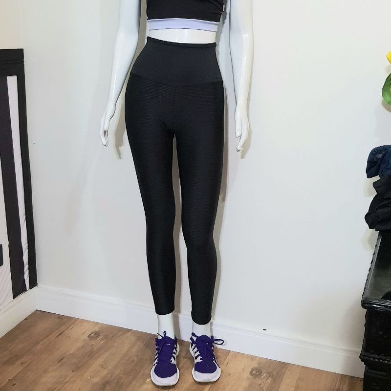 nike pro capri leggings Size M - Depop