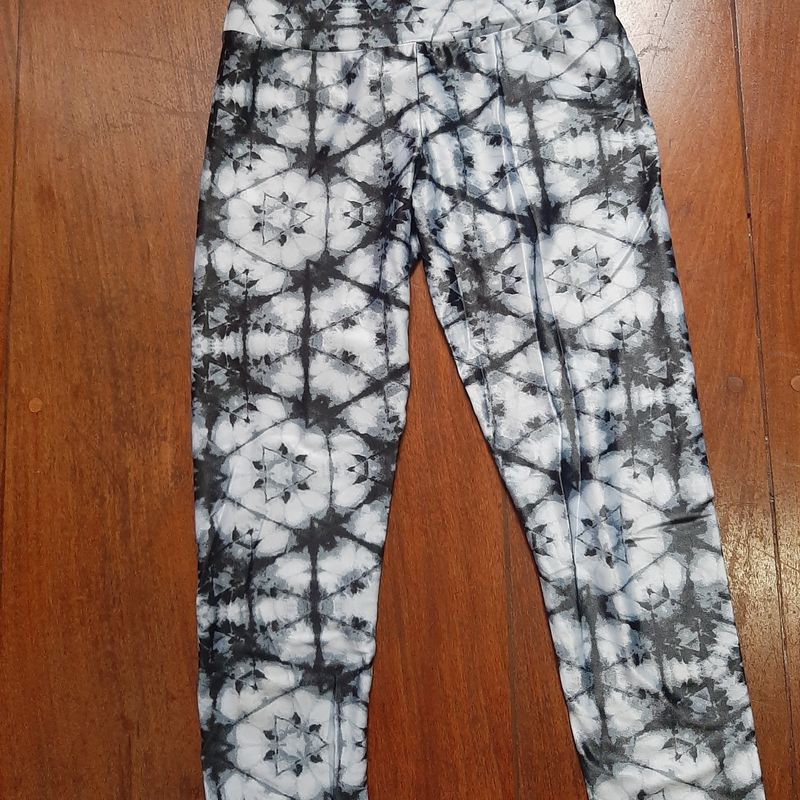 Legging Cors rio Tie Dye Branco e Preto Moda Esportiva