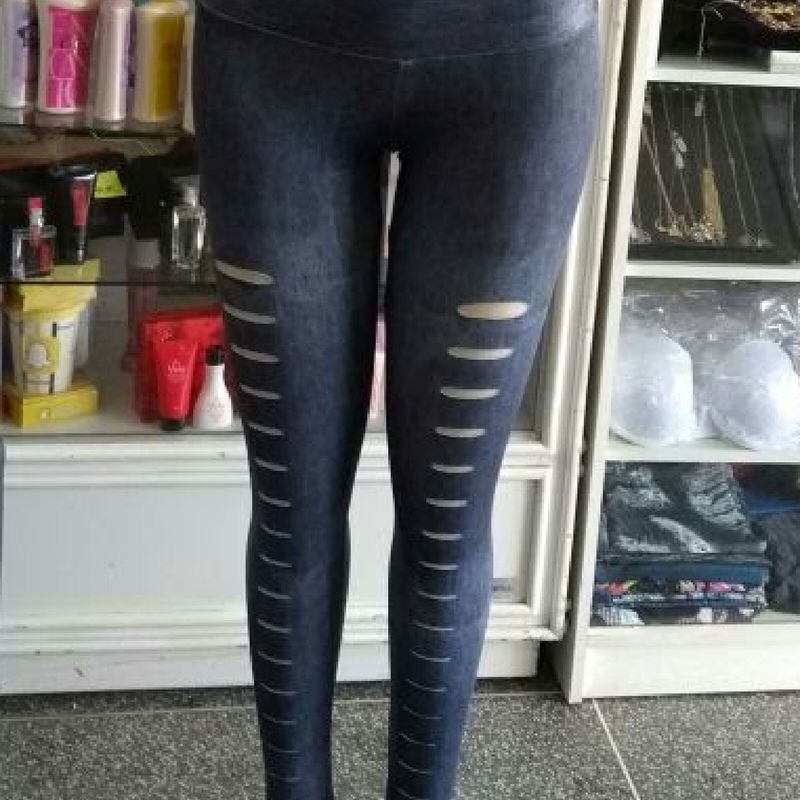 Calça Legging Navalhada Jeans Romance.