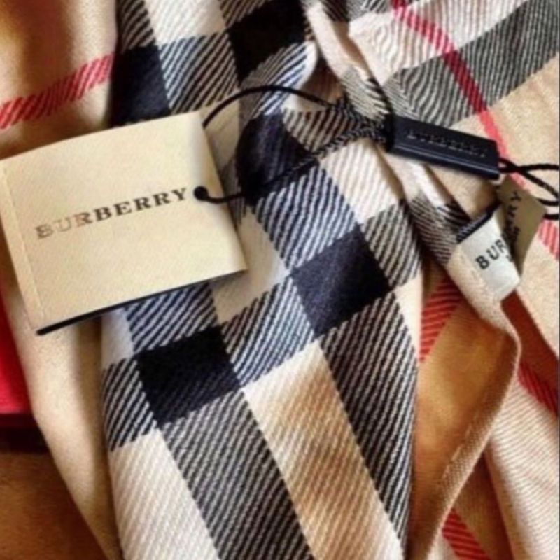 Lenco Echarpe Burberry Feminino Xadrez Tradicional Lenco Feminino Burberry Nunca Usado 46213611 enjoei