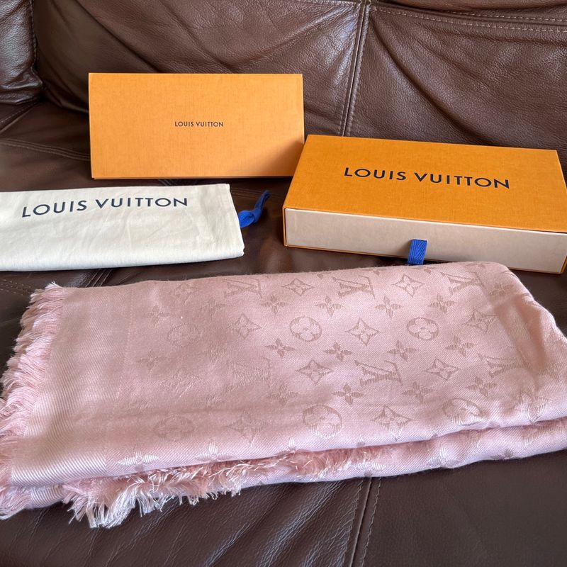 Lenço Xale Louis Vuitton Monogram Denim, Lenço Feminino Louis Vuitton  Nunca Usado 90819886