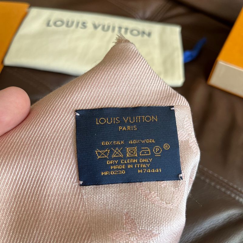 Lenço Xale Louis Vuitton Monogram Denim, Lenço Feminino Louis Vuitton  Nunca Usado 90819886