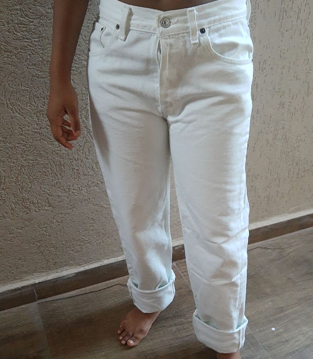 calça levis branca feminina